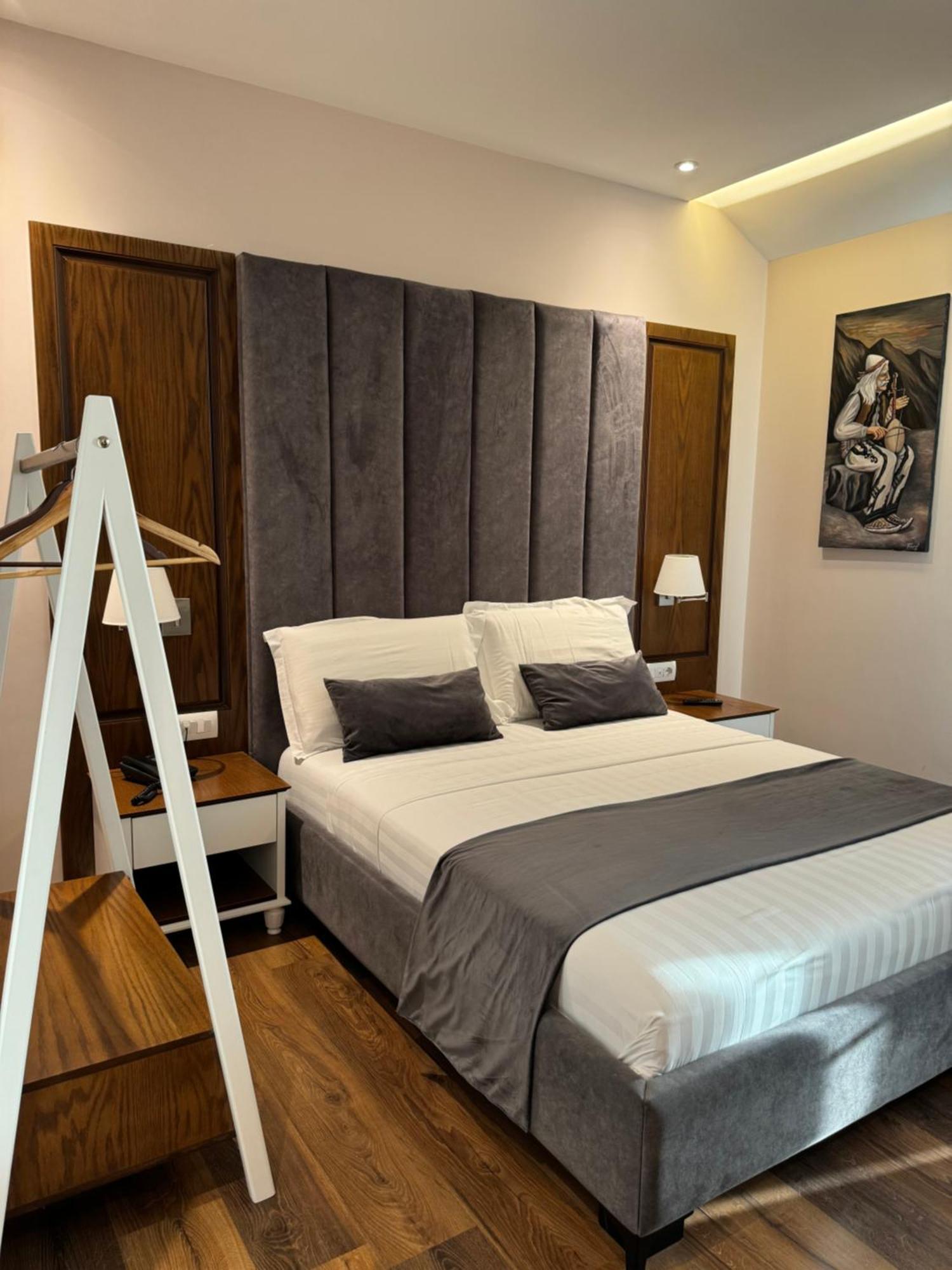 Arberia Palace Hotel Fushe Milot Dış mekan fotoğraf