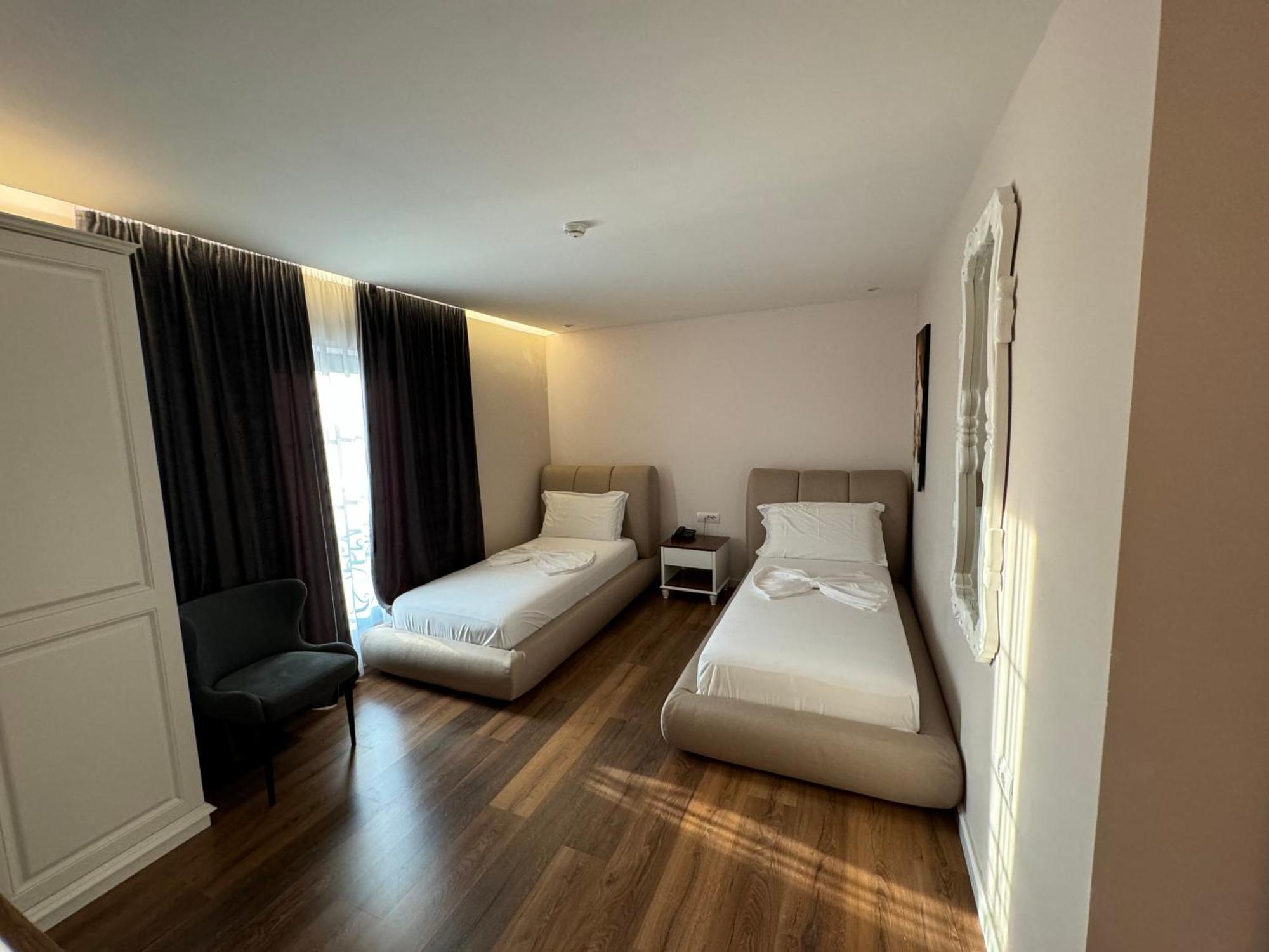 Arberia Palace Hotel Fushe Milot Dış mekan fotoğraf